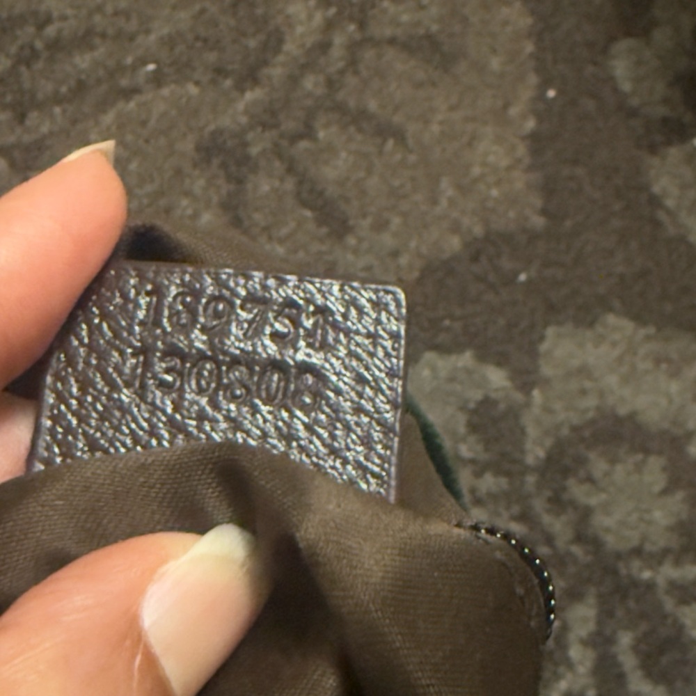 Gucci Tan and Green Messenger Bag with Signature Monogram - Picture 10 of 17